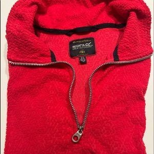 Regatta red lightweight half zip.